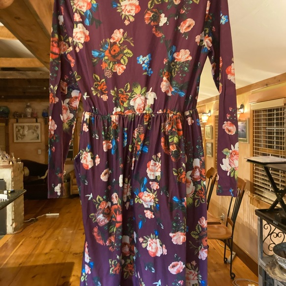 Dress - Picture 1 of 3